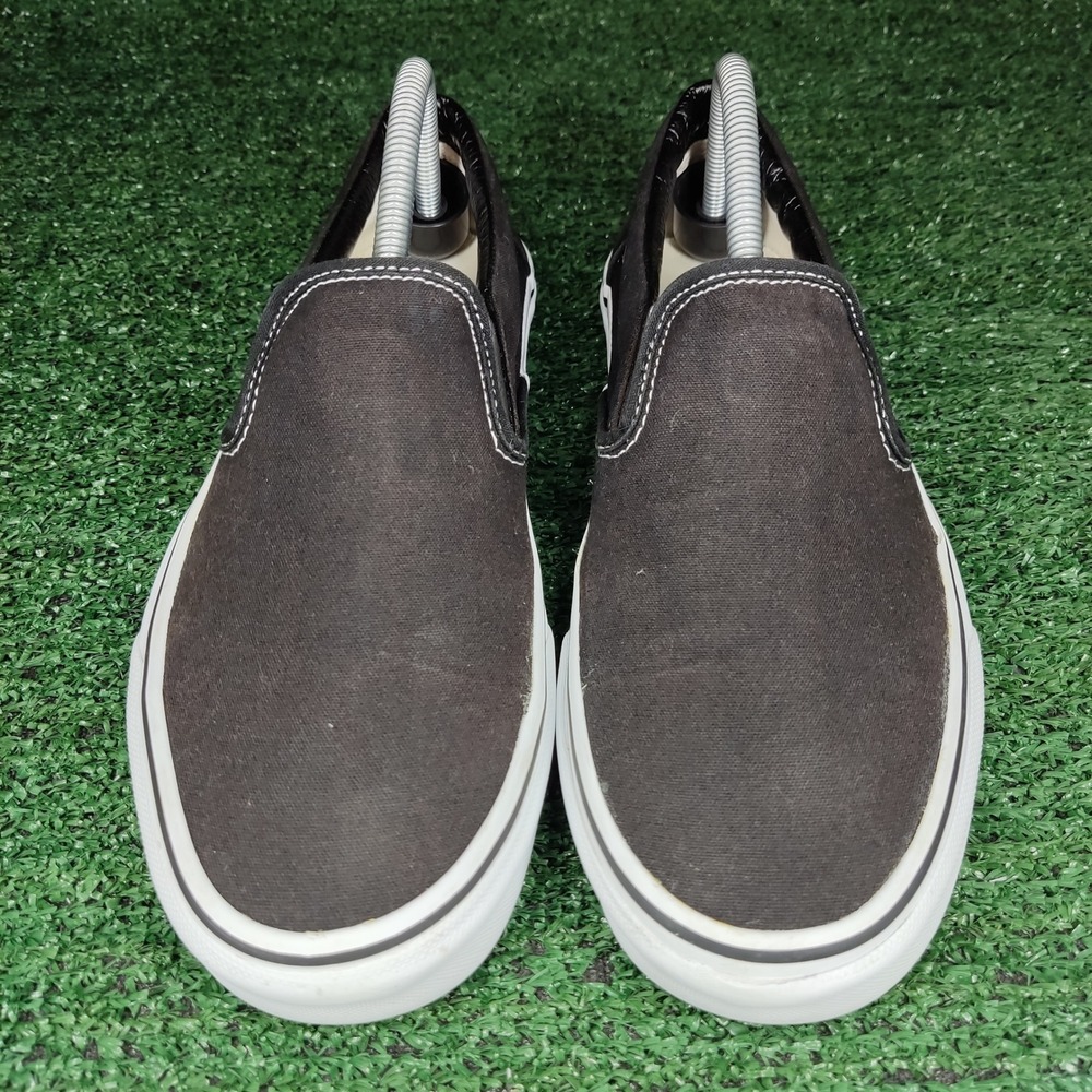 Vans Shoes Mens 9 Black Classic Slip-On Canvas Skate Sneakers 500714 Low Top - Picture 2 of 9